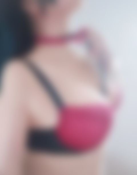 售C10.緞面酒紅性感綁帶成套