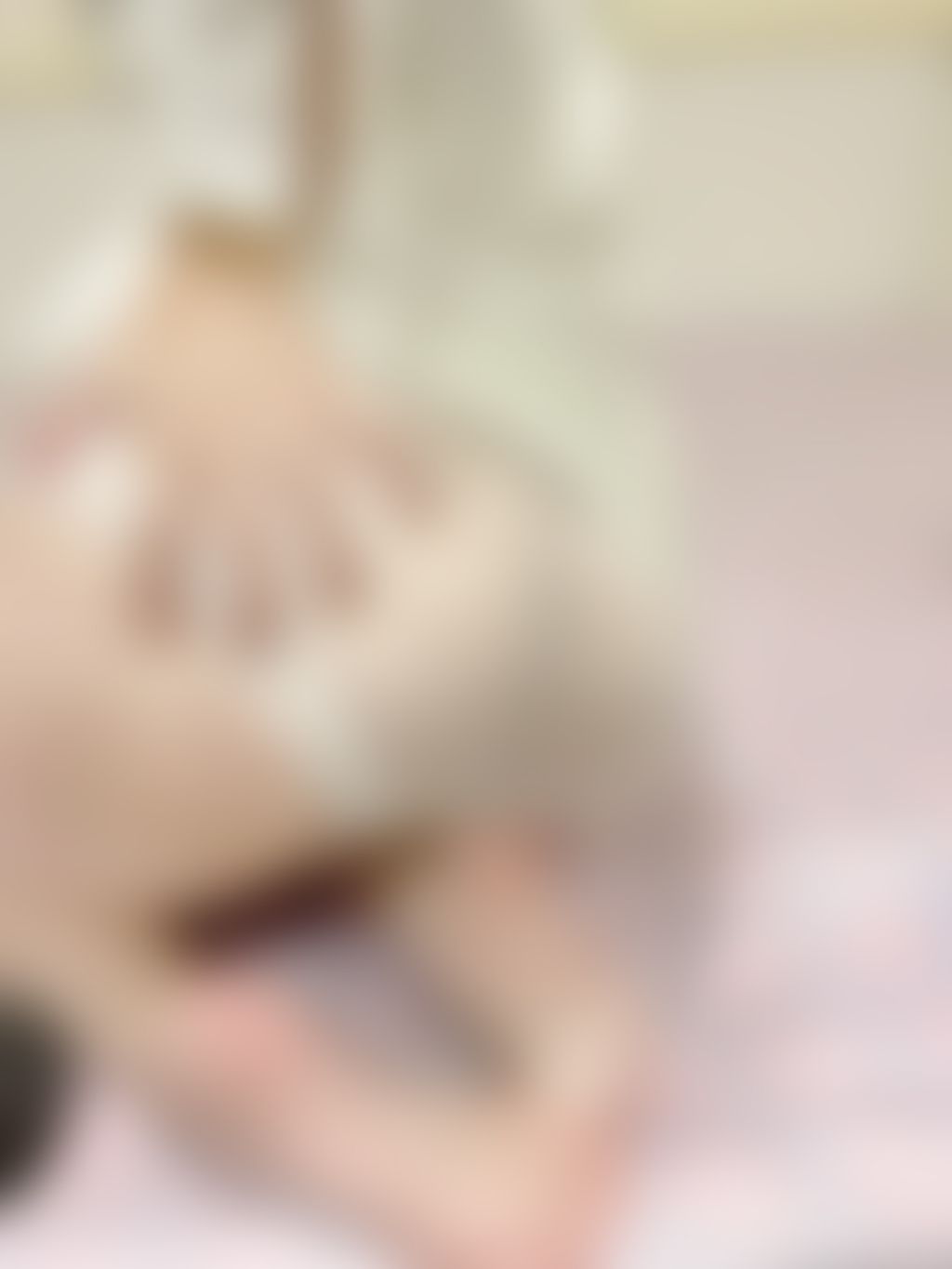 A6.白色蕾絲邊內褲