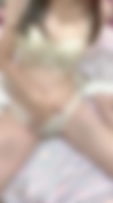 售C2.米白碎花蕾絲成套