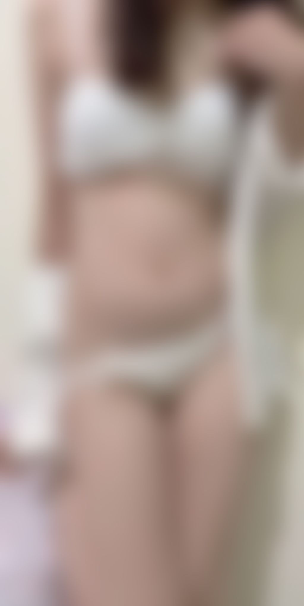 售C7.白色荷葉邊成套