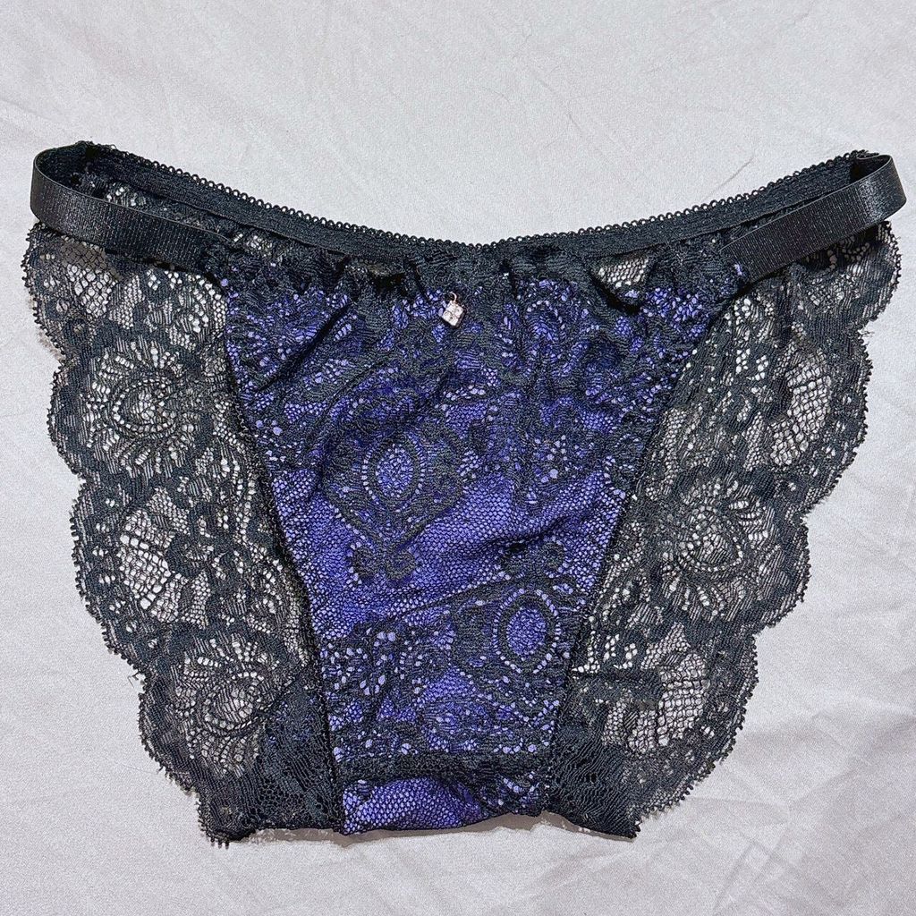 LINE_ALBUM_內褲 穿照2-紫黑蕾絲700粉藍薄紗丁字褲750藍白玫瑰700莫蘭迪藍蕾絲700_251112_1