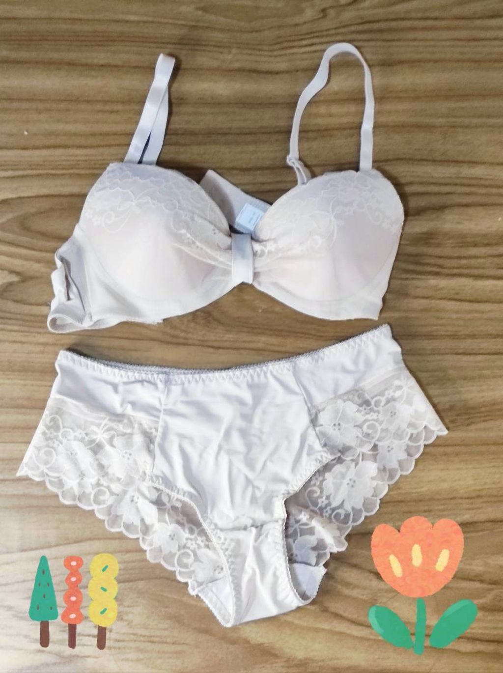 LINE_ALBUM_胸口蝴蝶結成套_251112_1