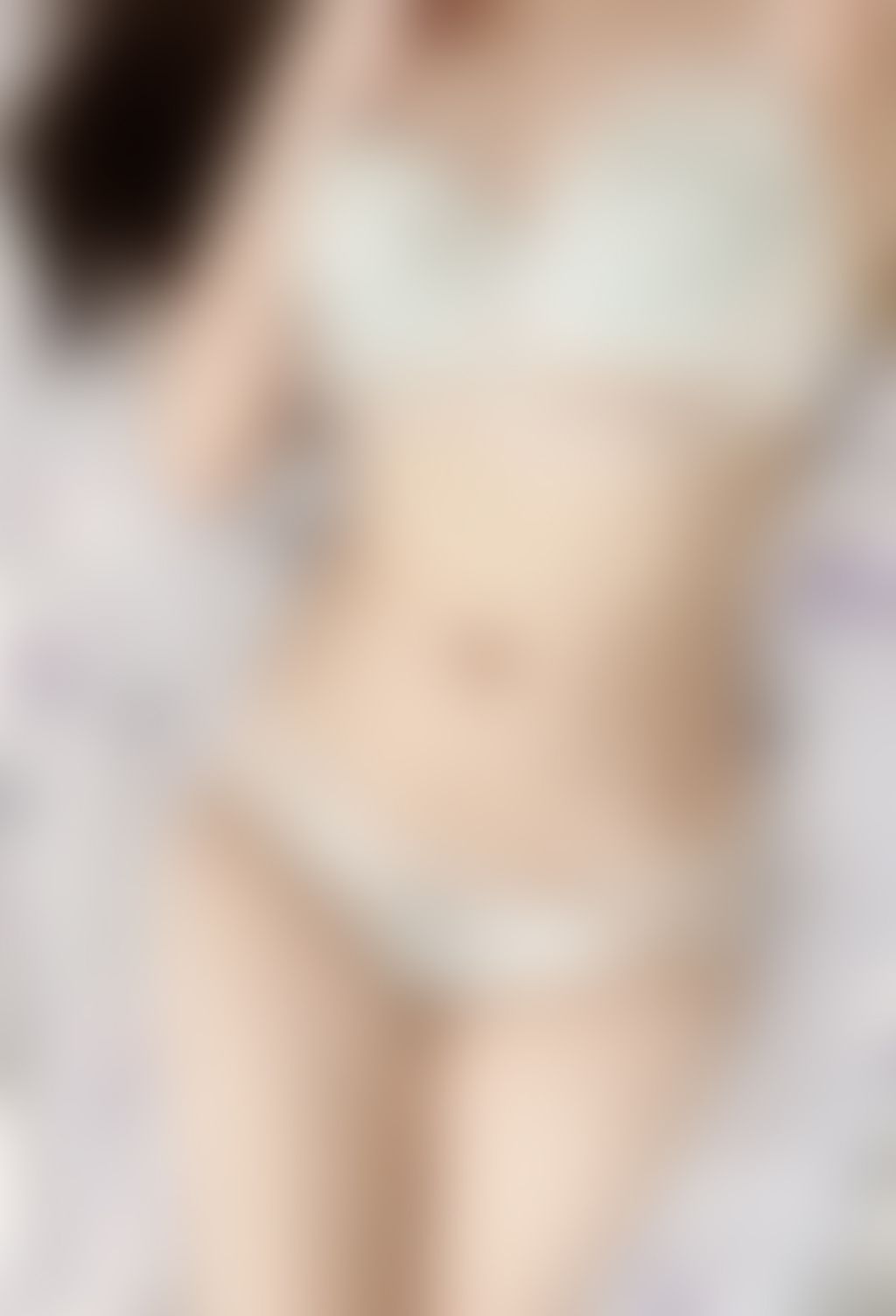 C2.蕾絲透膚套裝