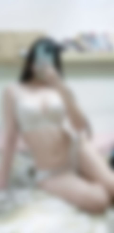 售C6.白色氣質 品牌成套