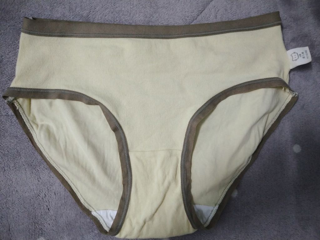 LINE_ALBUM_黃底咖邊素面_251208_1