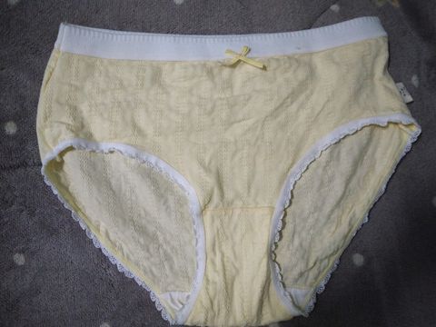 LINE_ALBUM_黃底蝴蝶結素面_251208_1