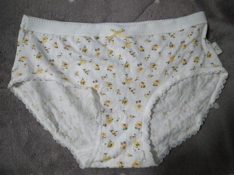 LINE_ALBUM_黃色碎花_251208_1