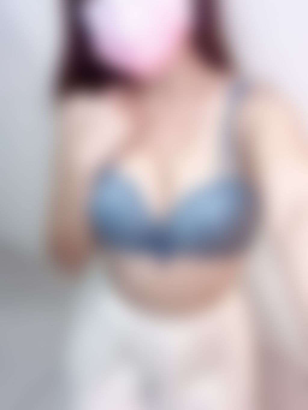 B5.藍灰蕾絲簍空內衣