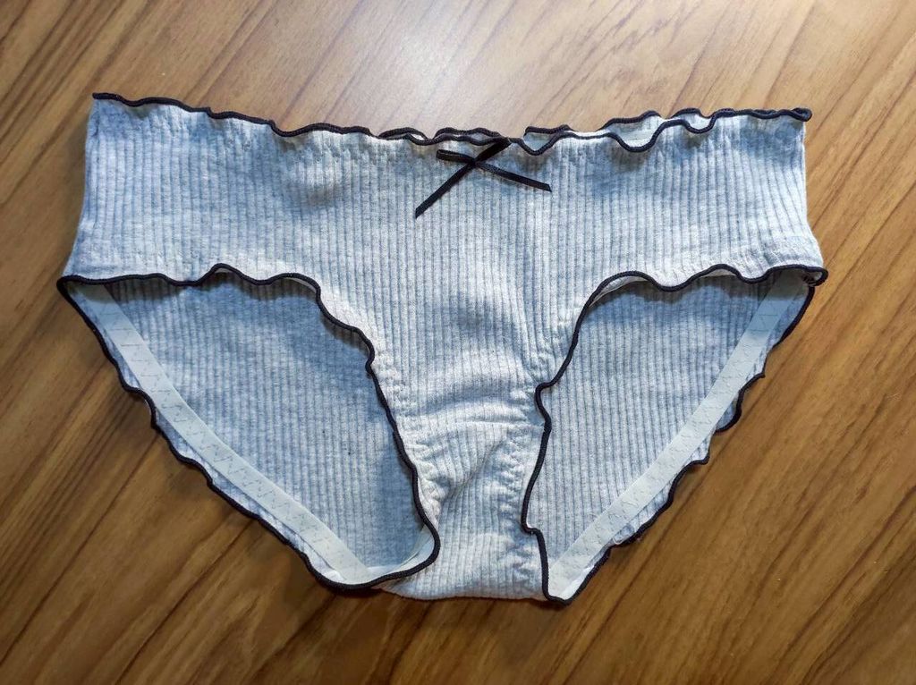 LINE_ALBUM_木耳邊灰_251109_1