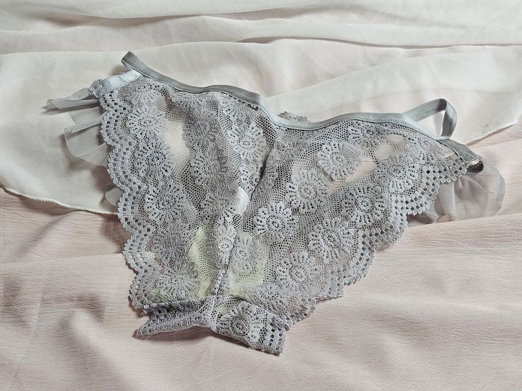 17-2_蕾絲_挖洞_透膚_性感成熟_淺灰