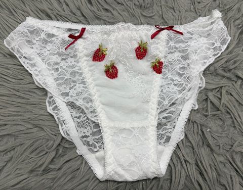 LINE_ALBUM_草莓蕾絲內褲 550_260203_2