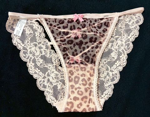 LINE_ALBUM_蕾絲豹紋內褲粉 550 贈穿照4張_260210_2