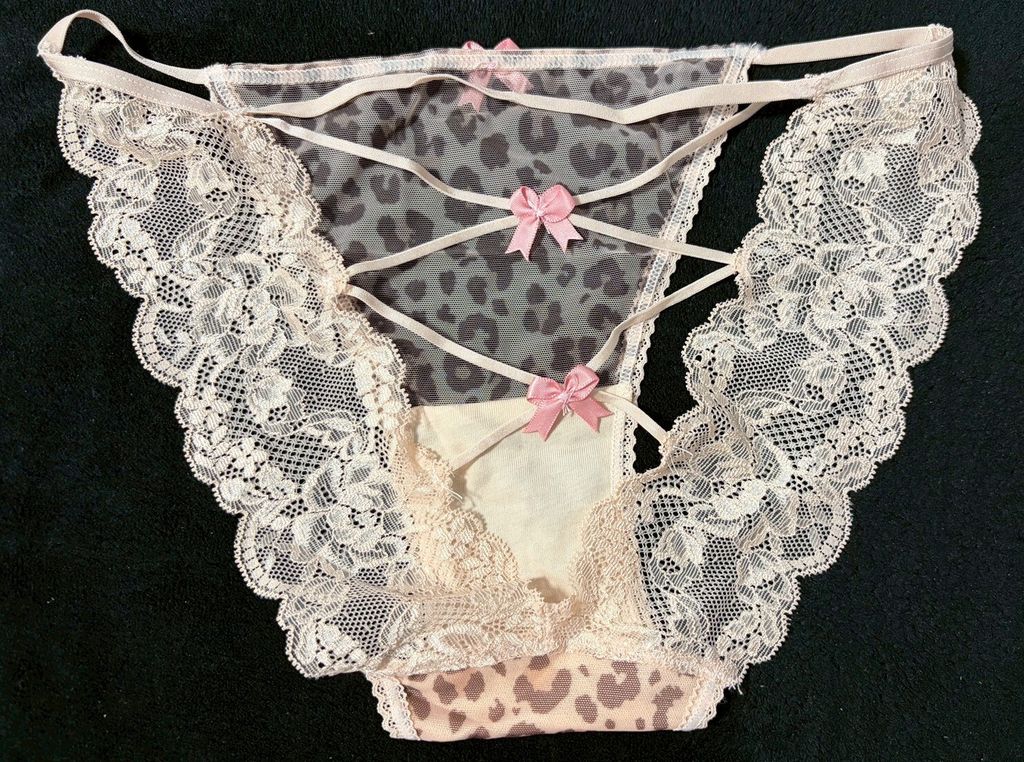 LINE_ALBUM_蕾絲豹紋內褲粉 550 贈穿照4張_260210_1