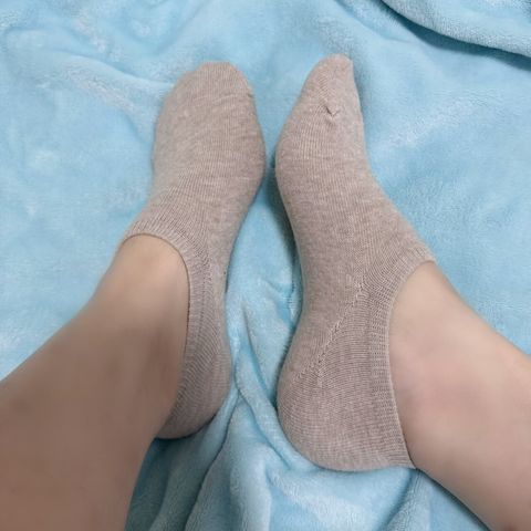 LINE_ALBUM_咖啡灰運動襪_260210_1