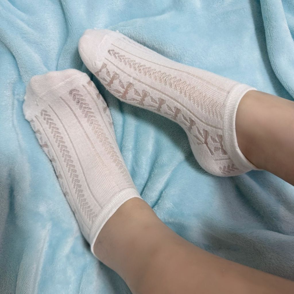 LINE_ALBUM_白色蝴蝶結透襪_260210_2