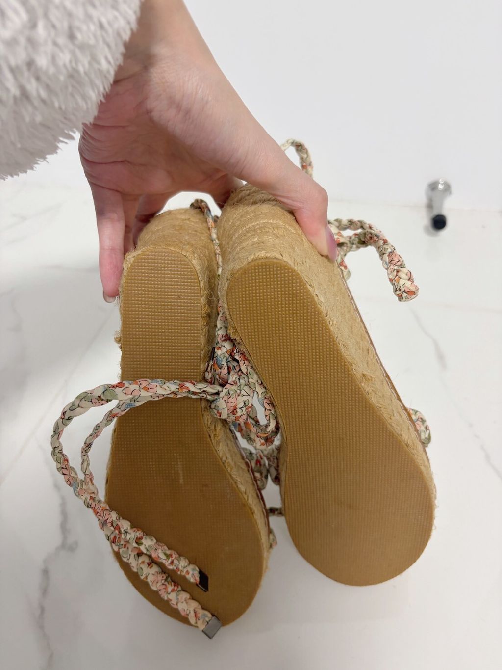 LINE_ALBUM_花花厚底綁帶涼鞋 600贈穿照4張_260217_5