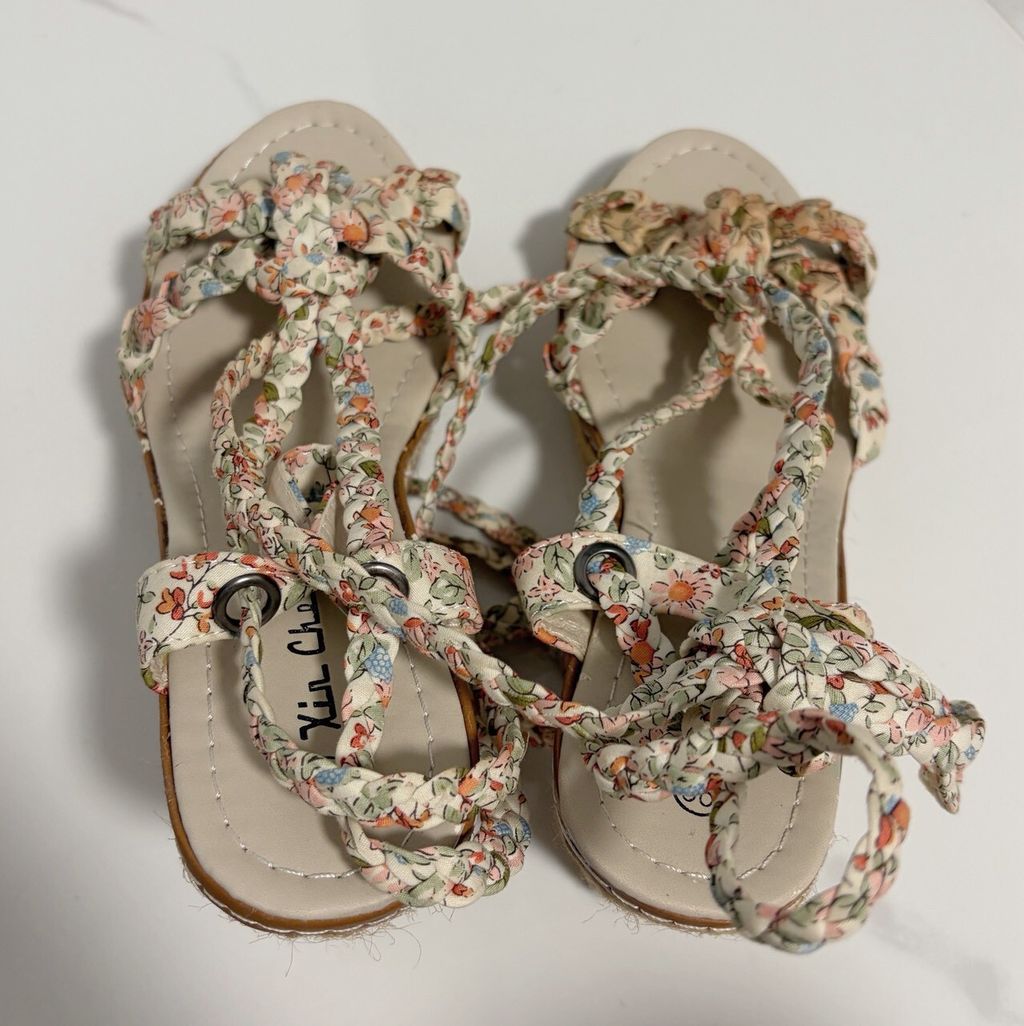 LINE_ALBUM_花花厚底綁帶涼鞋 600贈穿照4張_260217_4