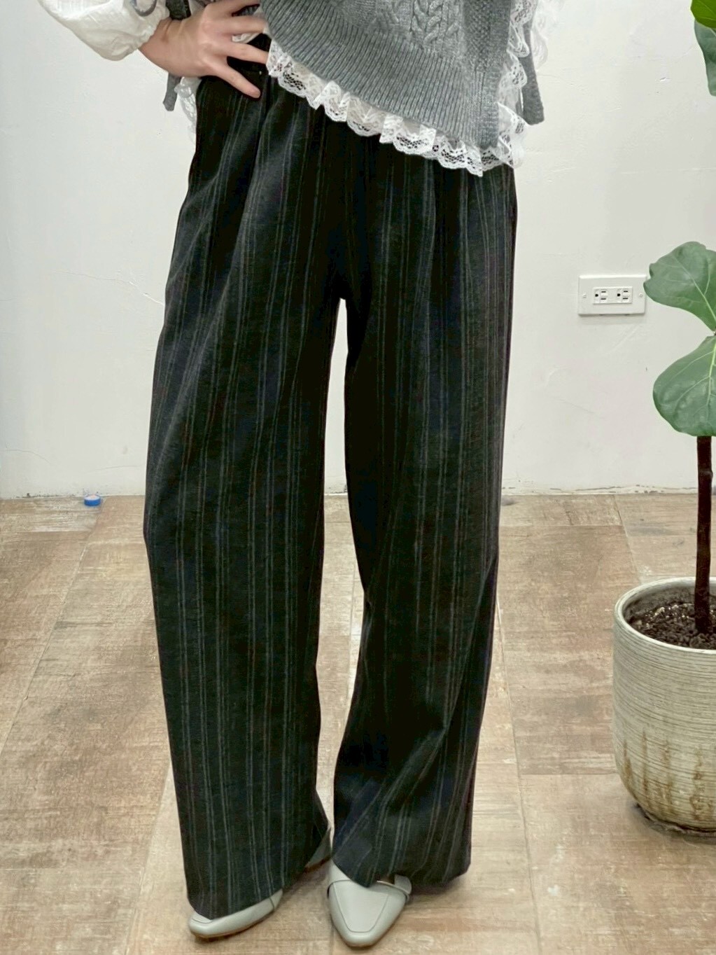 LINE_ALBUM_穿搭拍（調色整理完 第一次審稿）_251128_4