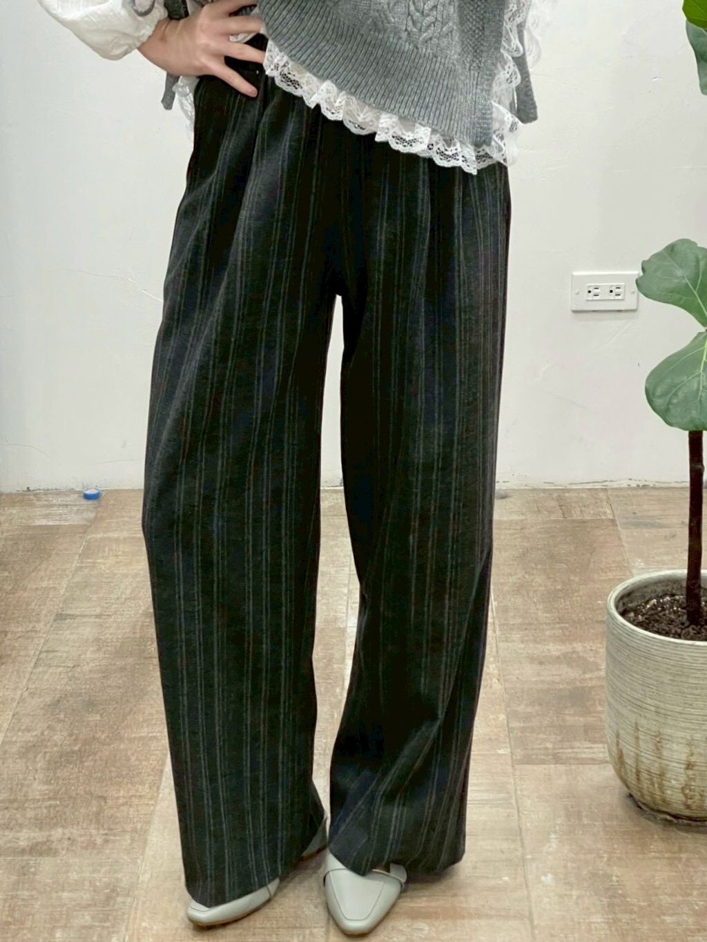 LINE_ALBUM_穿搭拍（調色整理完 第一次審稿）_251128_4