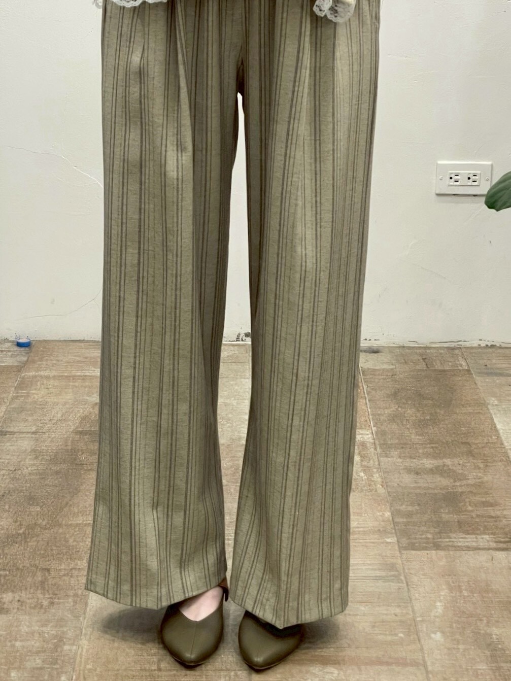 LINE_ALBUM_穿搭拍（調色整理完 第一次審稿）_251128_3