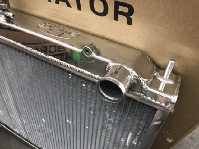 Genuine Nissan Upper Radiator Bush Set – Fits Skyline R32 R33 GTR With RB20, RB25, RB26 Engines (Set Of 2)