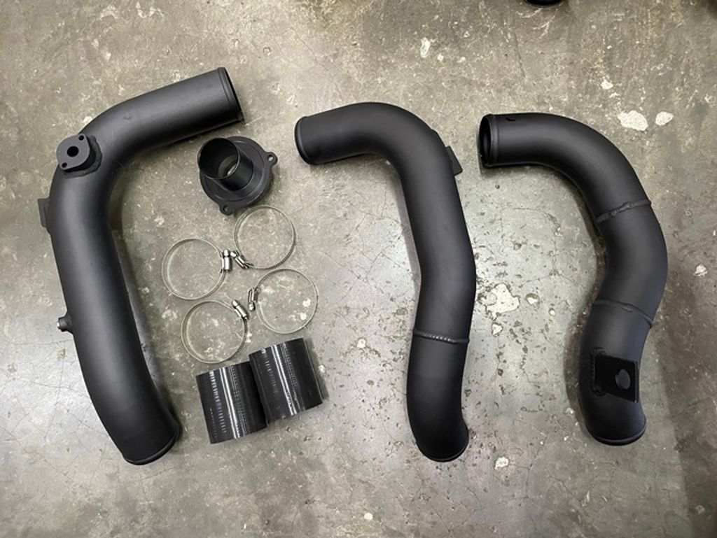 MK7 GTI CHARGE PIPE (1)