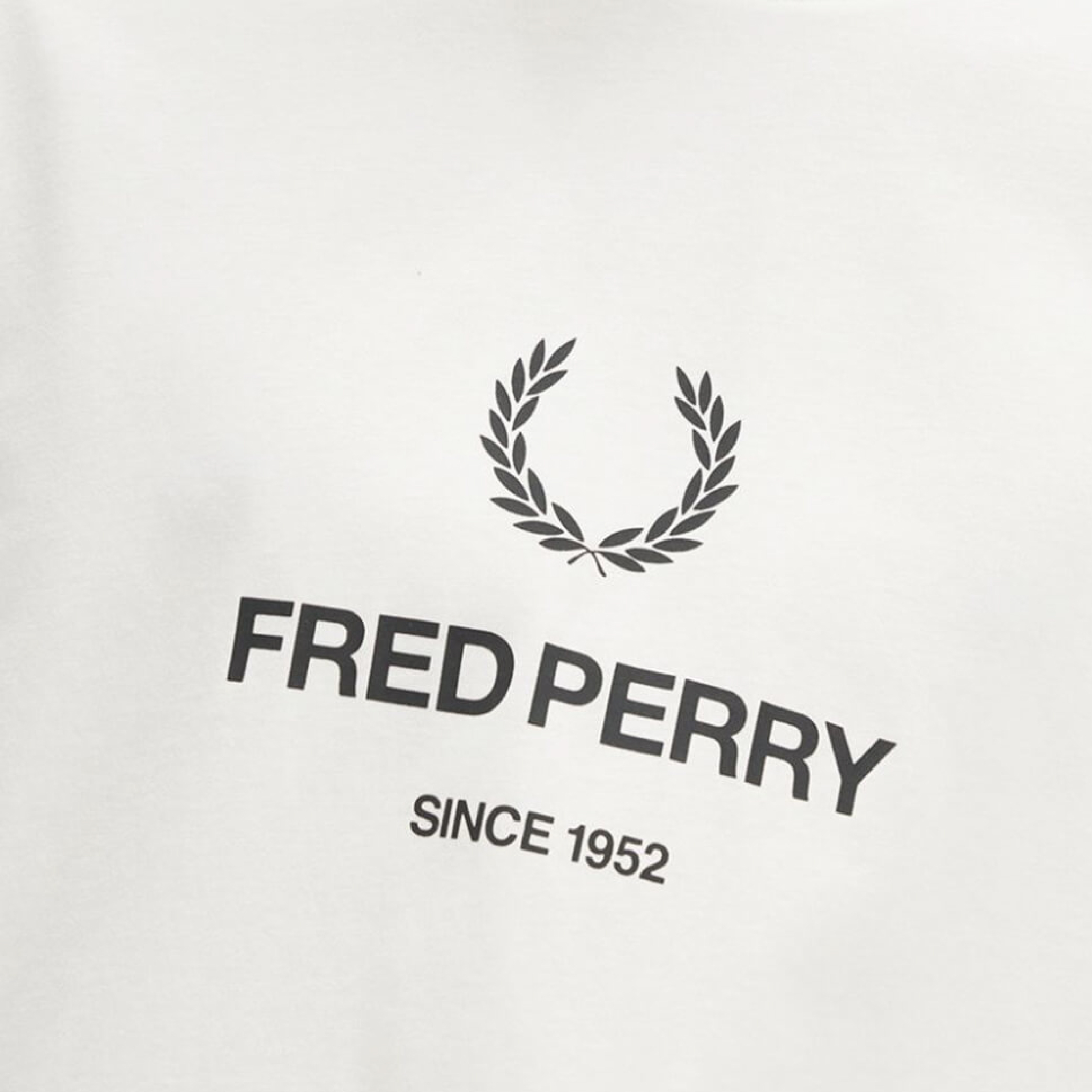 Fred Perry wording logo graphic print tee-06