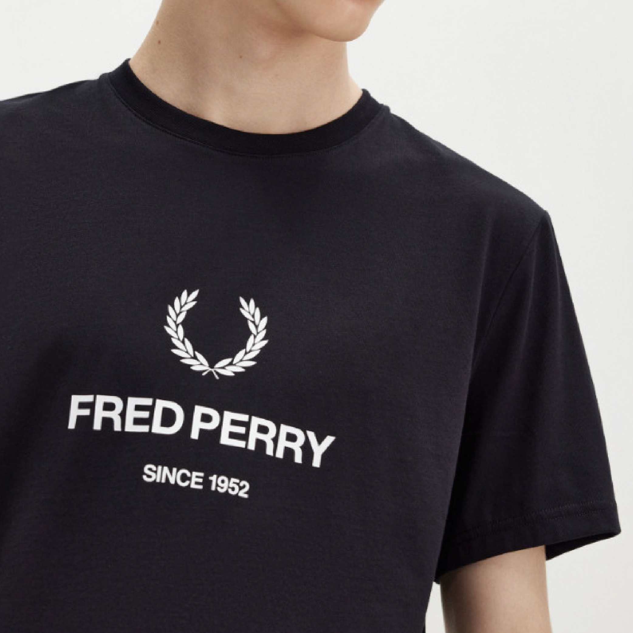 Fred Perry wording logo graphic print tee-05