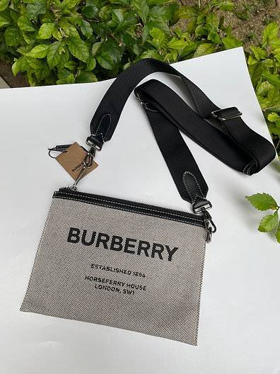 BURBERRY UNISEX STREET STYLE 2 WAY PLAIN CROSSBODY LOGO BAG PFO Premium Fashion Origin
