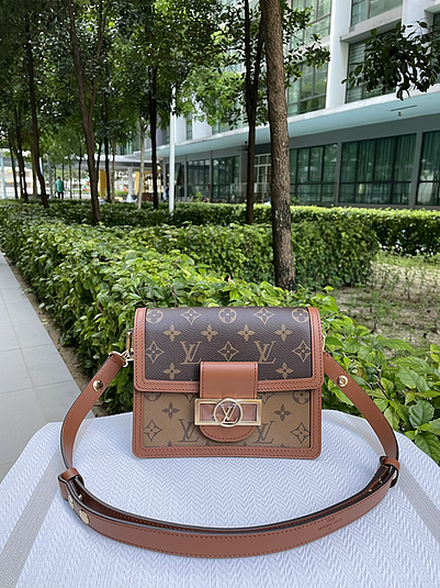 LV M44580 DAUPHINE MINI BAG