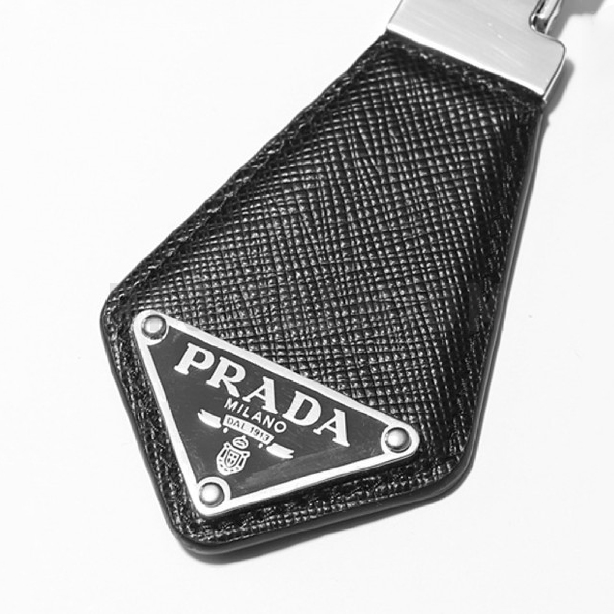 15.09.23 Prada Keychain-02