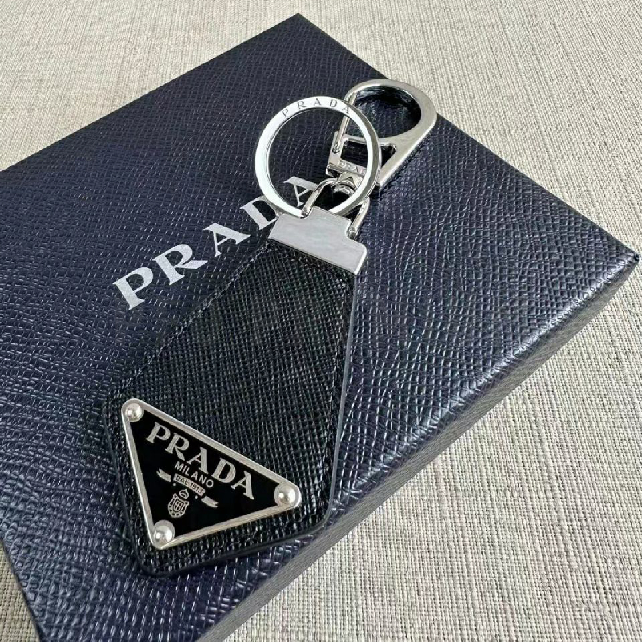 15.09.23 Prada Keychain-06