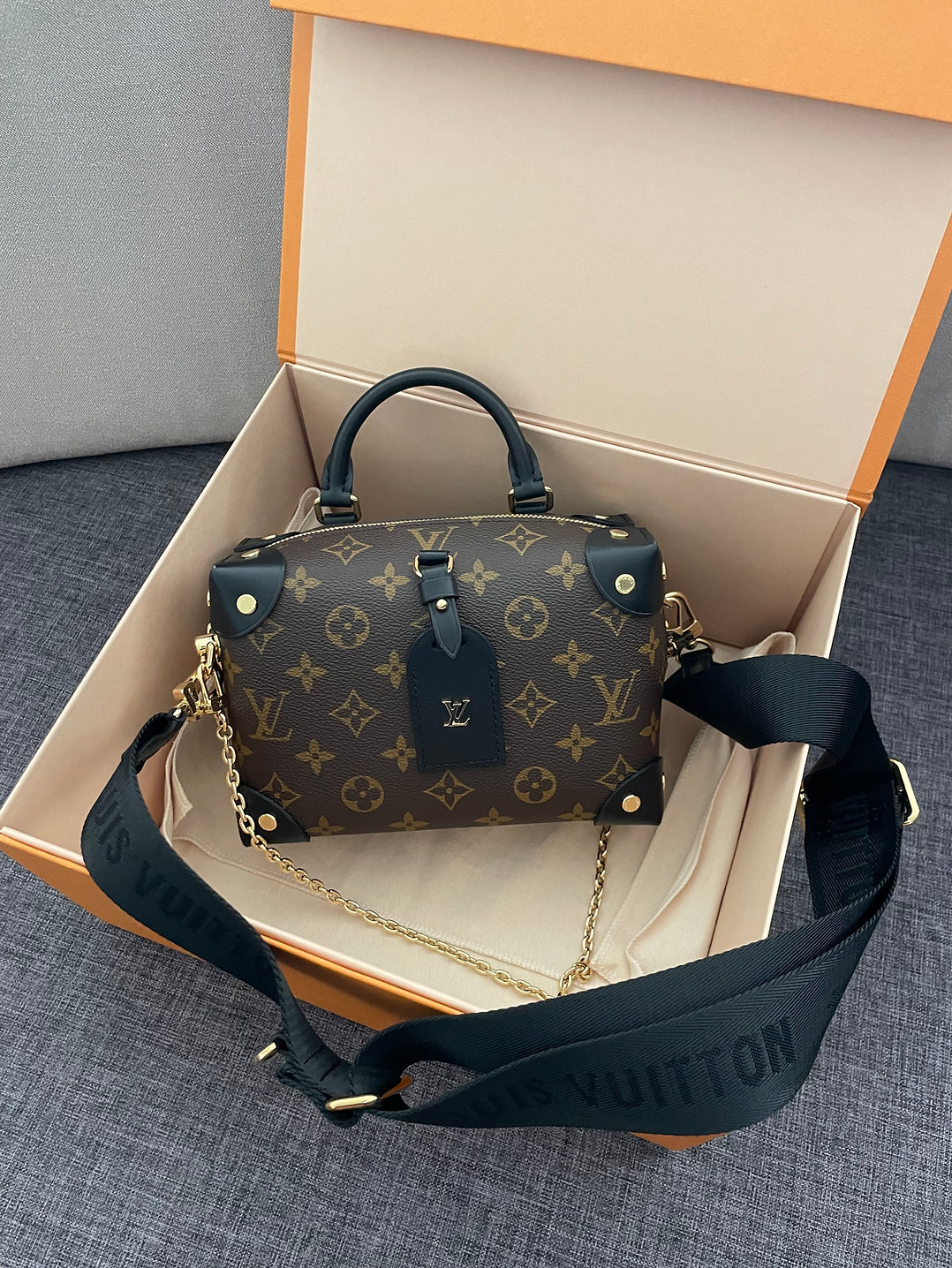 Shop Louis Vuitton PETITE MALLE Petite malle souple (M45393, M45571) by  CITYMONOSHOP