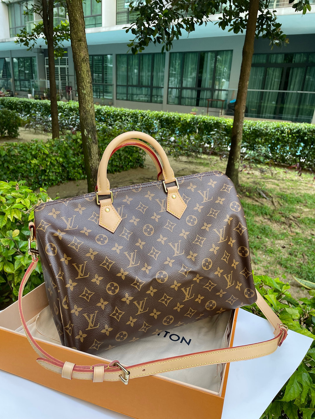 Louis Vuitton Speedy Bandouliere Bag Monogram Canvas 20 at 1stDibs  louis  vuitton speedy 20, louis vuitton canvas speedy, jacquard speedy bandouliere  20 shoulder strap black