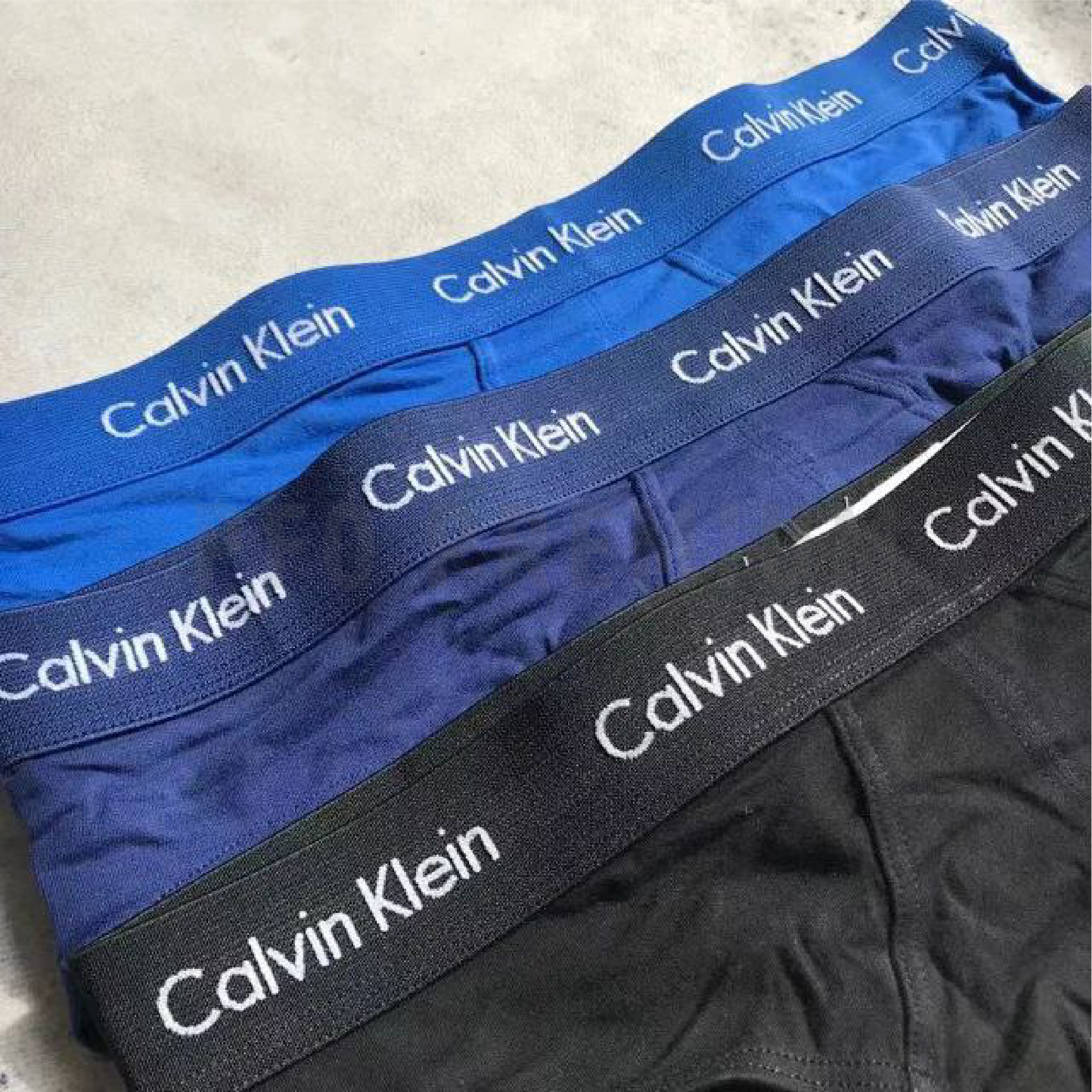 10.01.24 Calvin Klein Tee-08