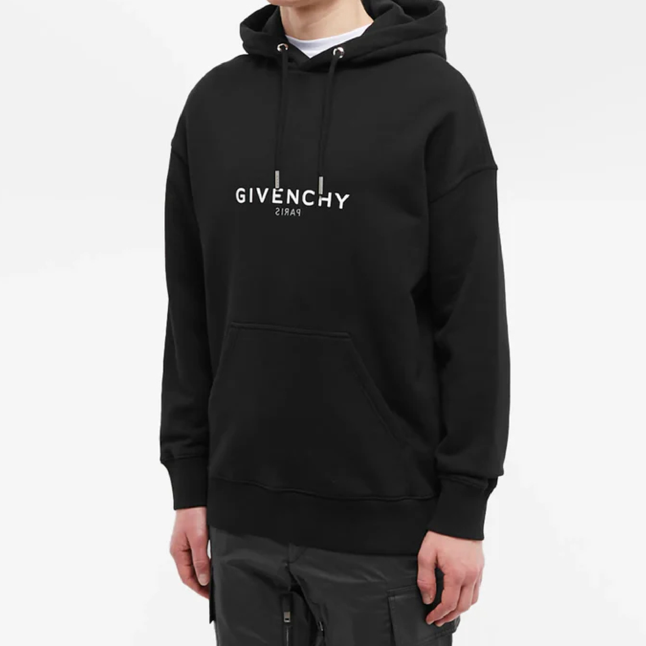 GIVENCHY REVERSE LOGO HOODIE BLACK-02