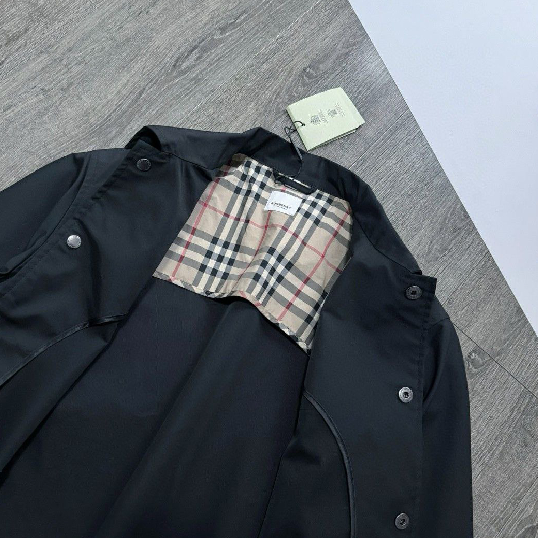 Burberry Jacket-04