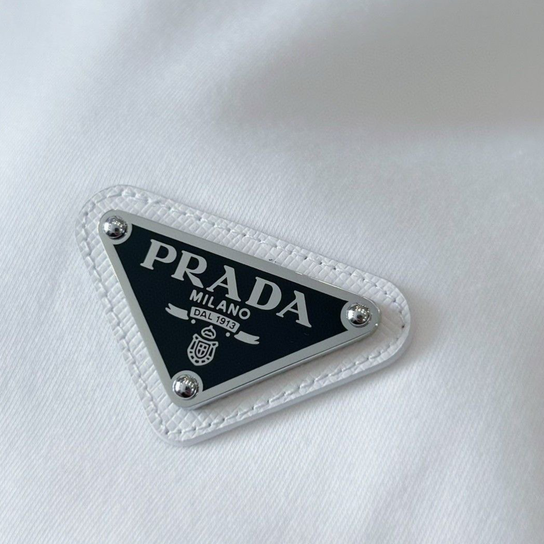 Prada Milano 3-04