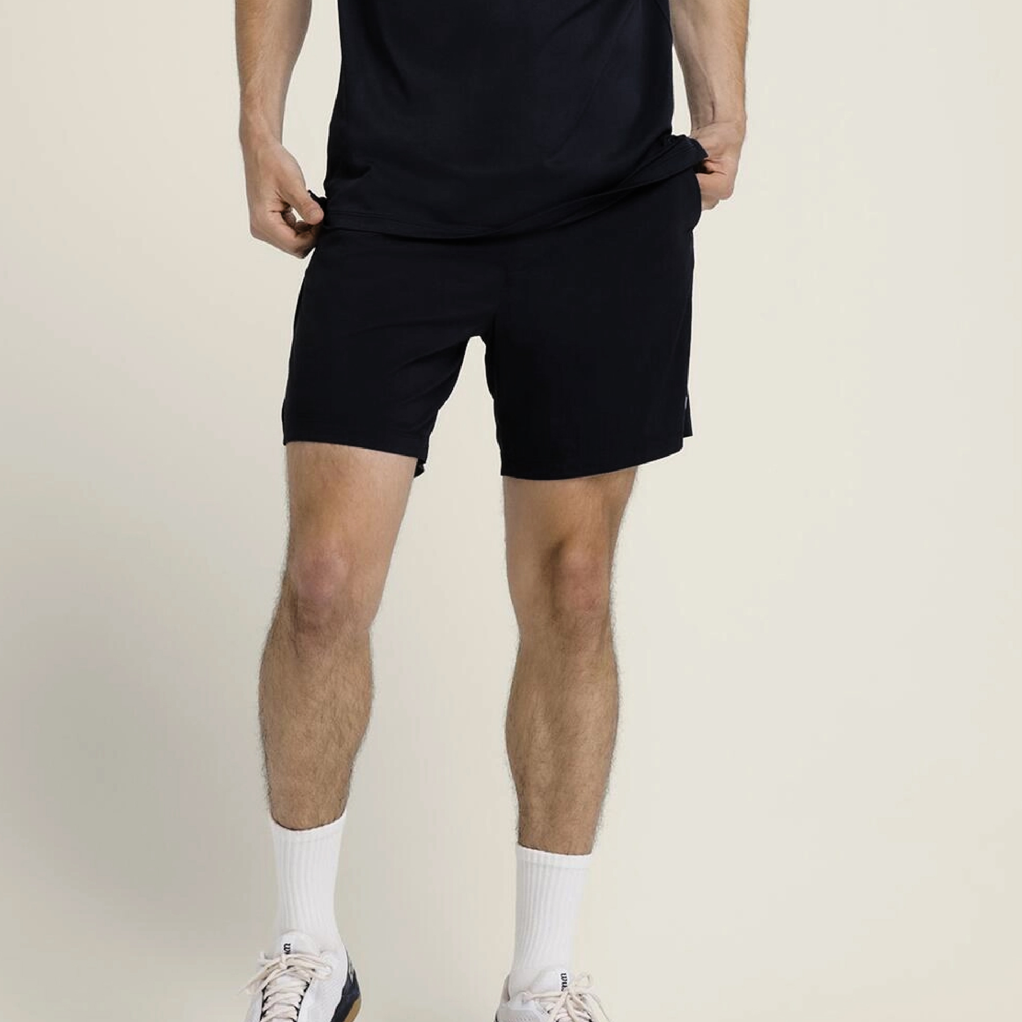 Wilson Signature Logo Shorts-04