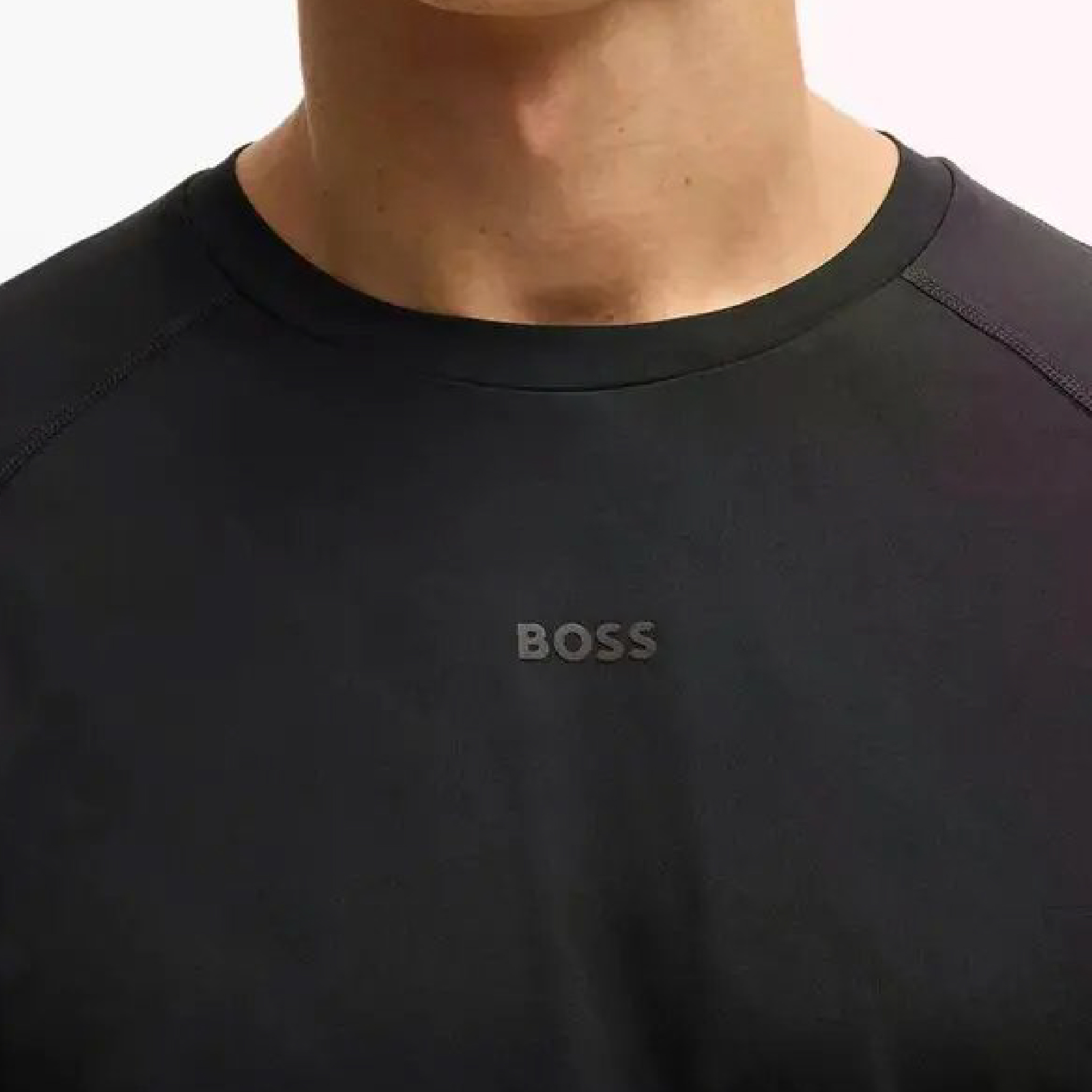 HUGO BOSS reflective-detail t-shirt-04