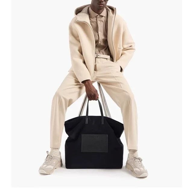 photo_2025-12-12_17-21-27