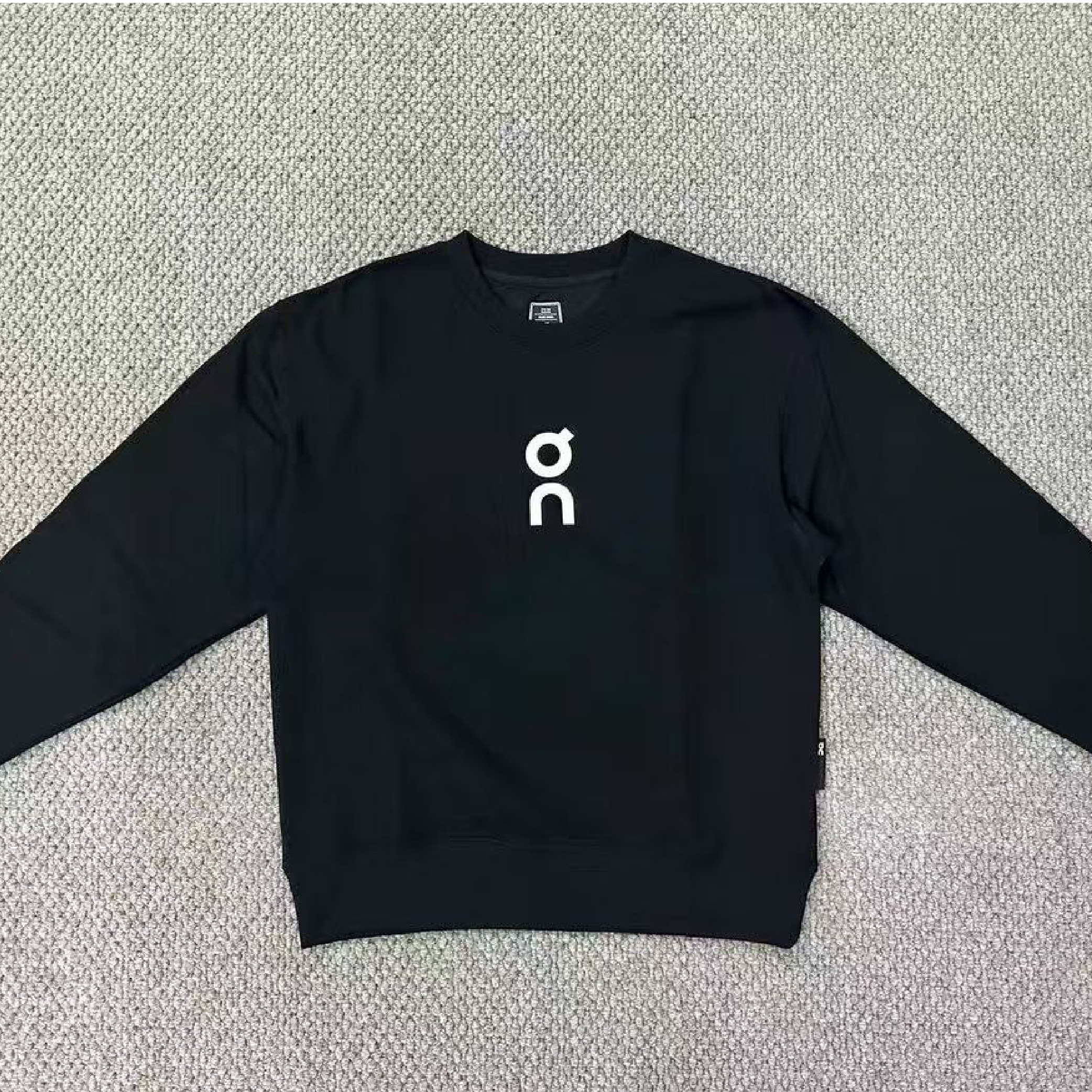 OnCloud FW24 Crewneck Sweatshirt-04