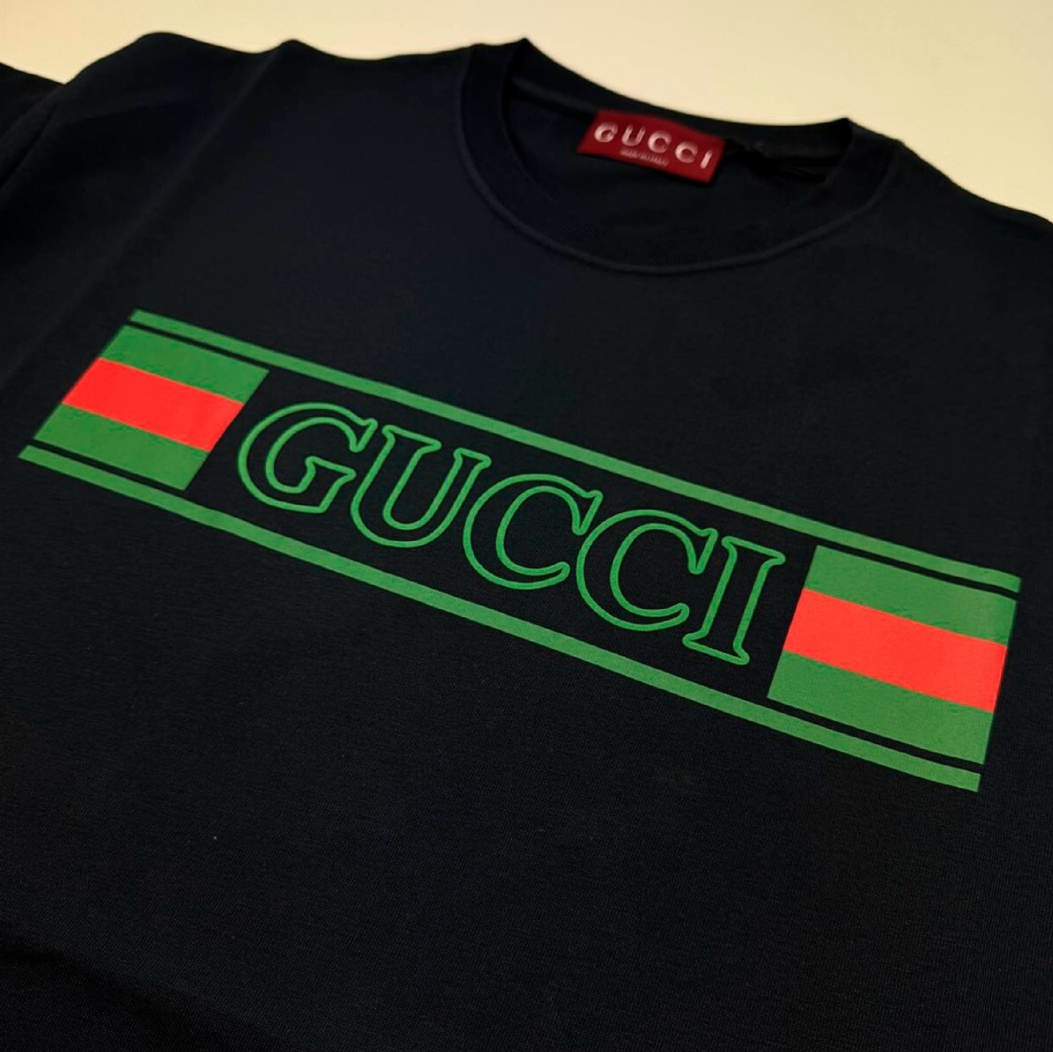 Gucci striped banner print logo dark navy tee-02