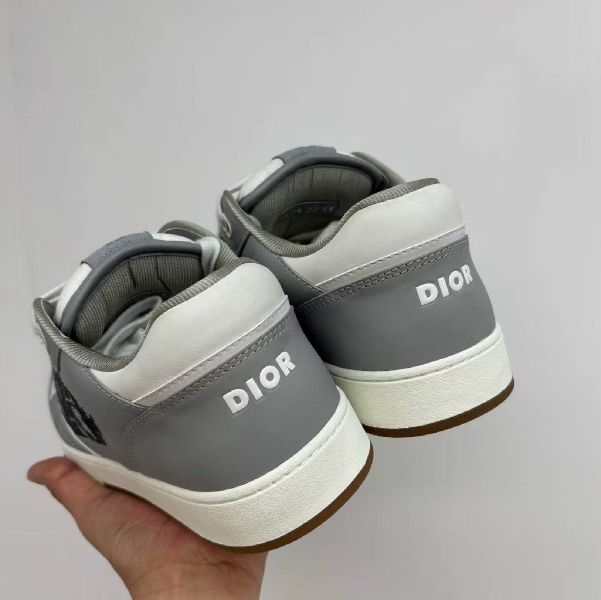 Dior Sneaker 1-05