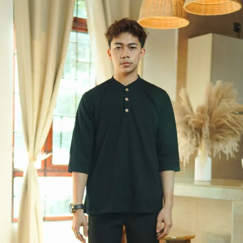 noah  (1100 x 1400 px) website-5