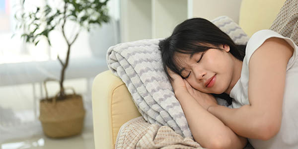如何有效預防與改善痘痘,生活習慣調整：從內而外改善肌膚狀況
