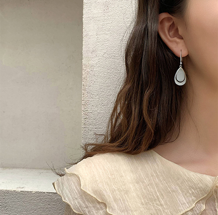 EH804039M镶石水滴猫眼耳环