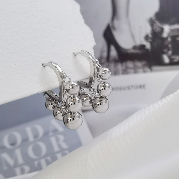 EH602049心形银珠流苏耳扣