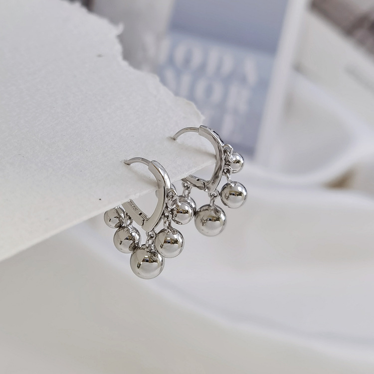 EH602049心形银珠流苏耳扣