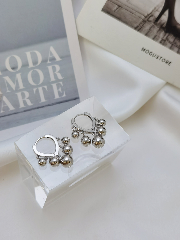 EH602049心形银珠流苏耳扣